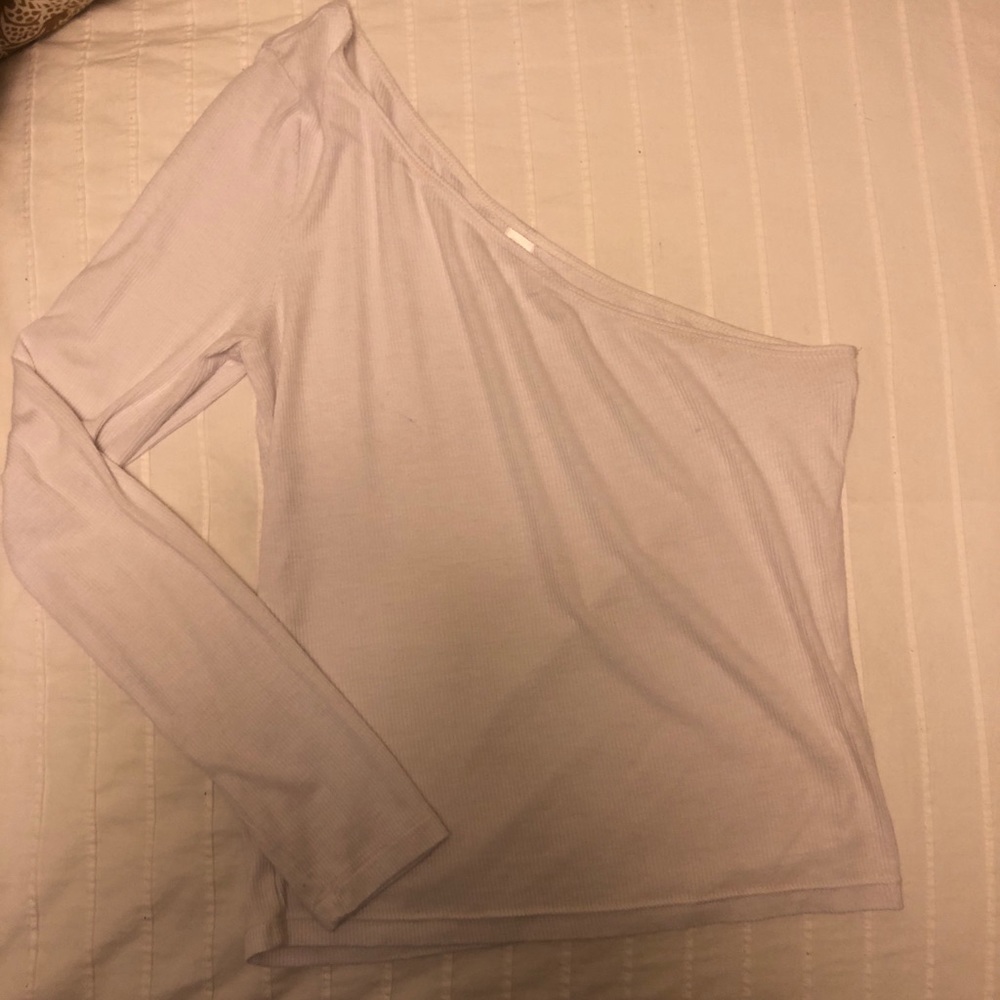One shoulder shirt